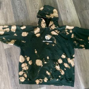 Dye Happy Sweatshirt